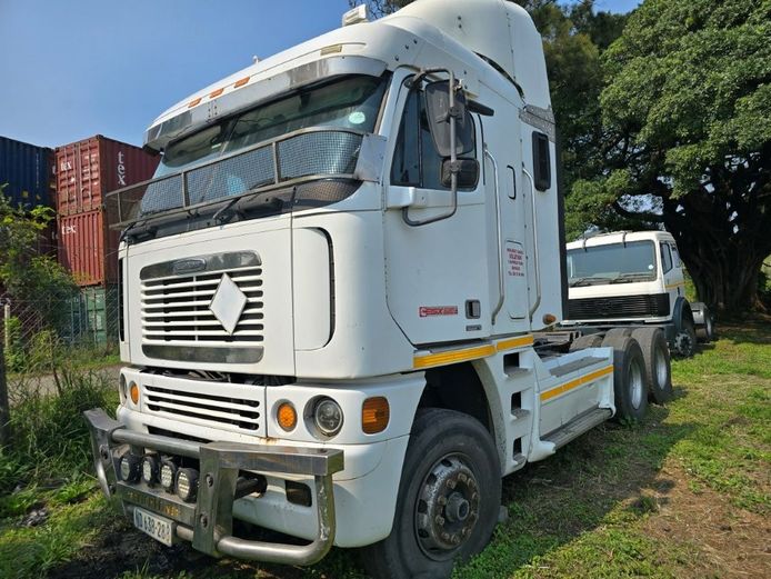 2012  FREIGHTLINER ARGOSY CUMMINS ESIY 620 HORSE
