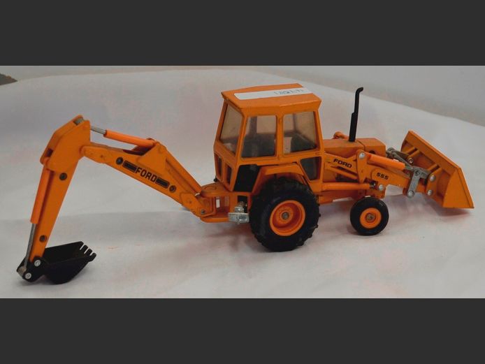 FORD MODEL DIGGER LOADER