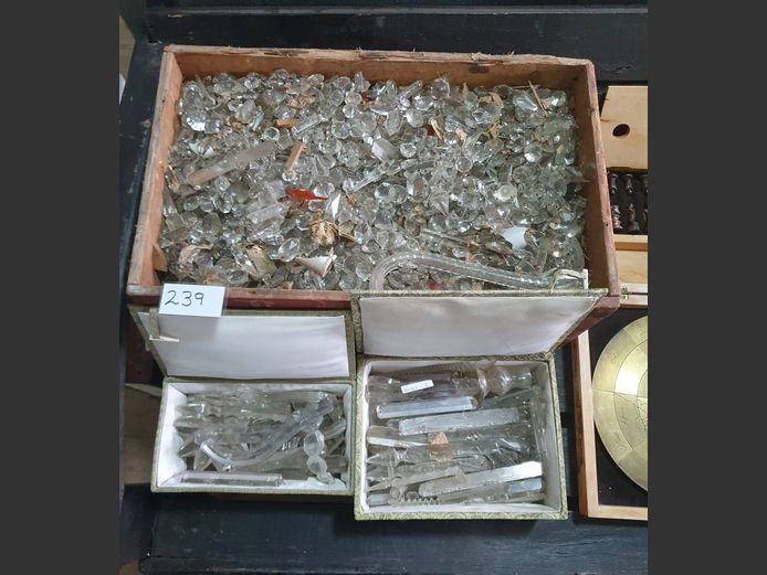 LARGE LOT: CUT GLASS CHANDELIER PRISMS, etc