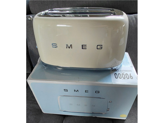 SMEG 4-SLICE CREAM TOASTER 