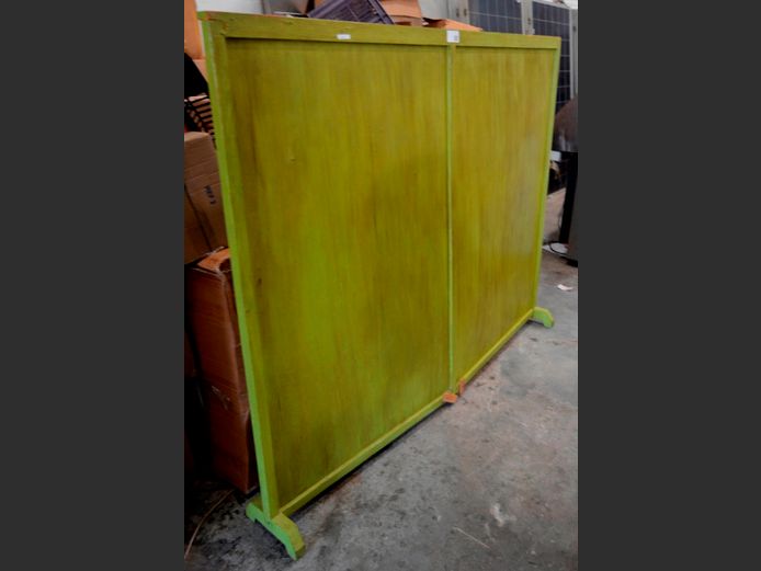 MERANTI UNDER GREEN PAINT ROOM DIVIDER, 185 x 151cm
