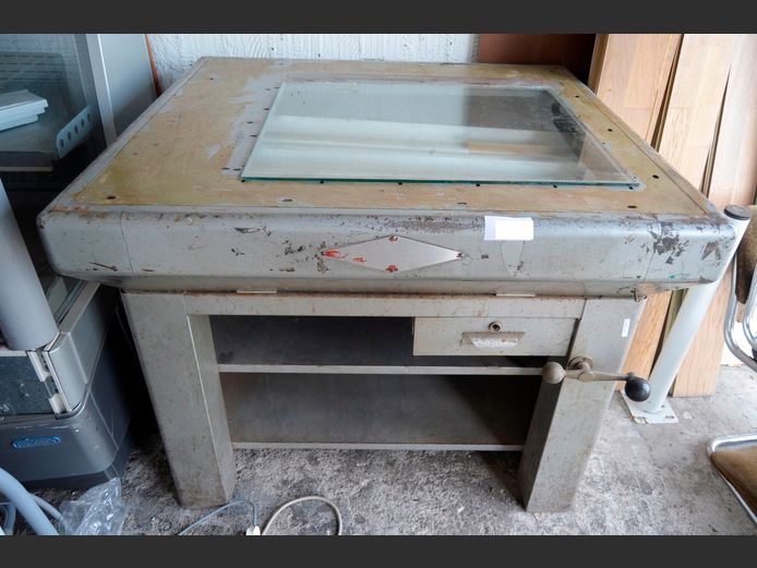 VINTAGE A3 PRINTER'S LIGHT TABLE, 102 x 95 x 96cm [Switches on, untested further]