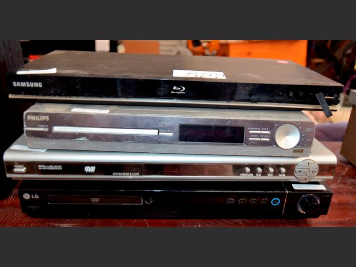 SAMSUNG BLURAY PLAYER & 3 x DVD PLAYERS [Faulty]