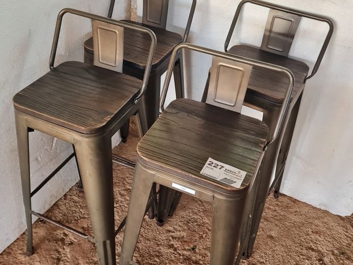 4 X STEEL BAR STOOLS