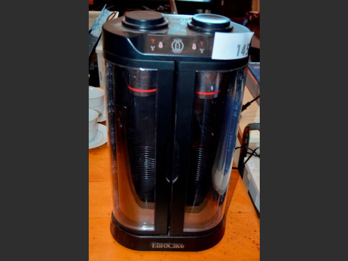 EURO CAVE 2-BOTTLE WINE COOLER, 24 x 23 x 44cm [Switches on]