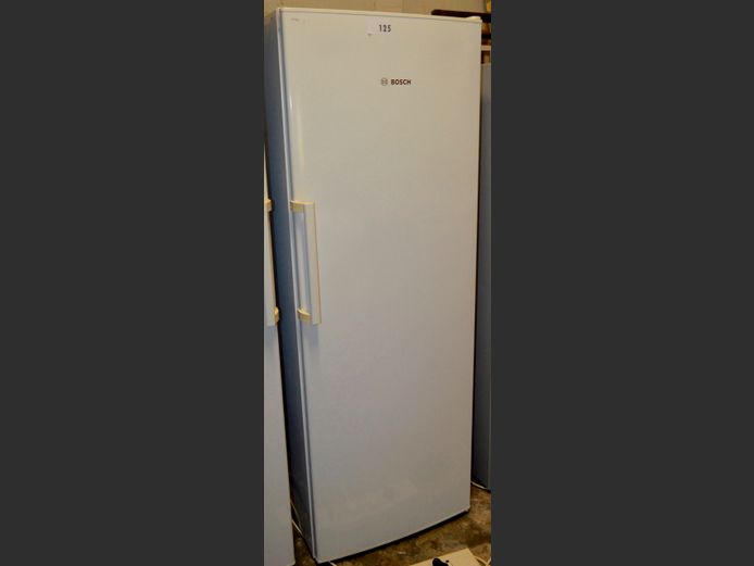 BOSCH SINGLE DOOR UPRIGHT FREEZER [Getting cold]