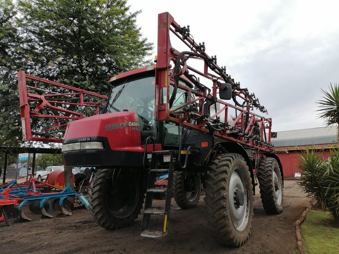CASE PATRIOT 3330 HEAVY DUTY SPRAYER