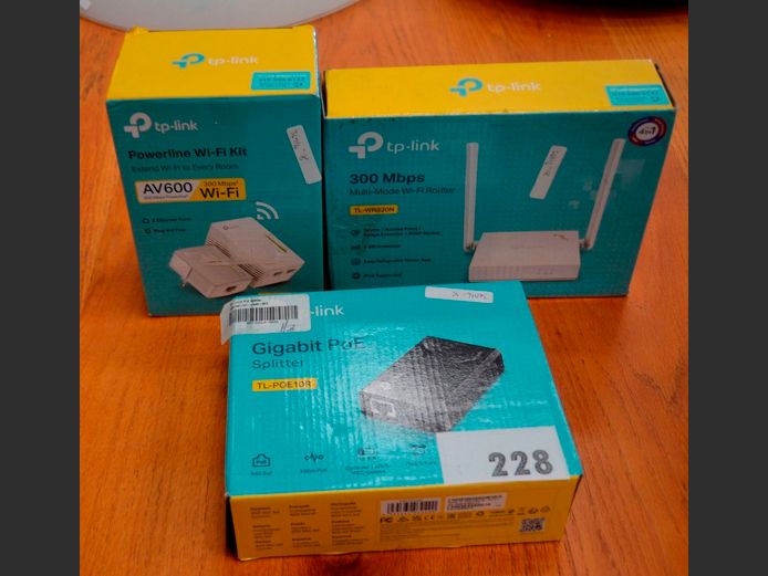 TP LINK ROUTER, P.O.E. SPLITTER & RANGE EXTENDER [Untested]