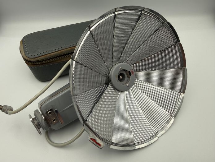 Vintage Japanese Camera Flashgun with Folding Reflector & Carry Case