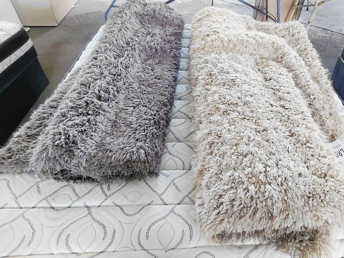 LOT OF 2 RUGS 