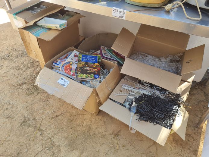 LOT COOK BOOKS, HANGERS AND FAST FOOD CONTAINERS