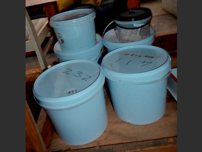 LOT: 5 x PLASTIC COMPOST BUCKETS