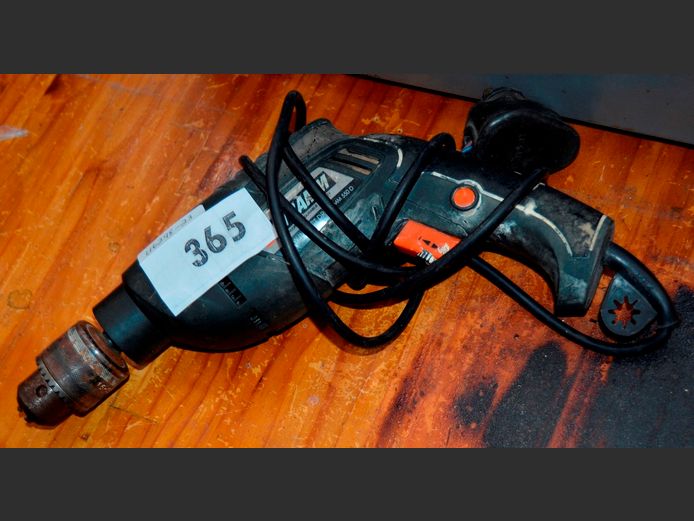 STRAMM 550W IMPACT DRILL [Switches on]