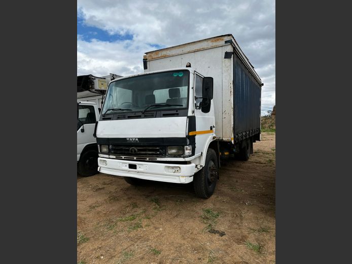 2010 TATA (8t) Tautliner Truck