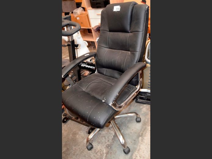 BLACK LEATHER TOUCH SWIVEL OFFICE CHAIR [ Peeling]