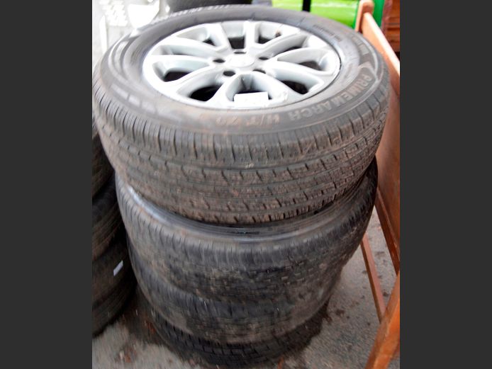SET OF 4 JEEP CHEROKEE MAGS WITH TYRES, 265 x 60 x 18