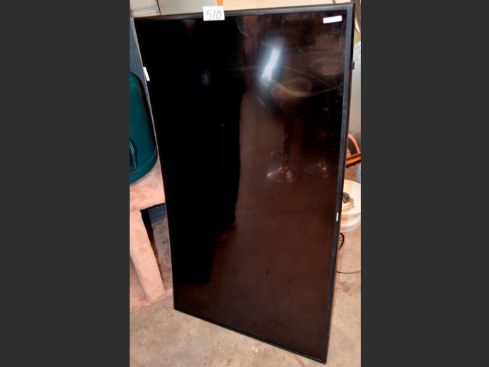 SAMSUNG 55" CURVE TV [Switches on, damaged] [#: 415712115] ### LICENCE PLEASE ###
