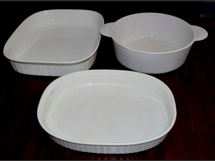 CORNINGWARE: 2 x OVEN DISHES & A POT