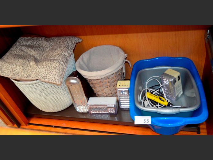 LOT: 4 x RECHARGEABLE LIGHTS [Untested], PLASTIC BASINS, etc