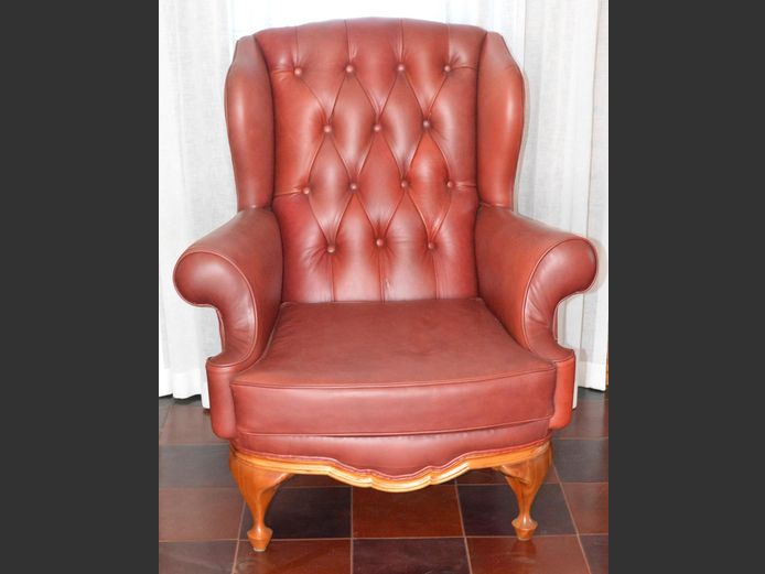 CHESTERFIELD DARK RED LEATHER WINGBACK ARMCHAIR