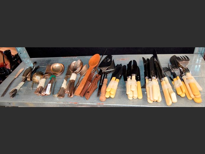 SILVER PLATE CUTLERY, BAKELITE HANDLED KNIVES & FORKS, etc