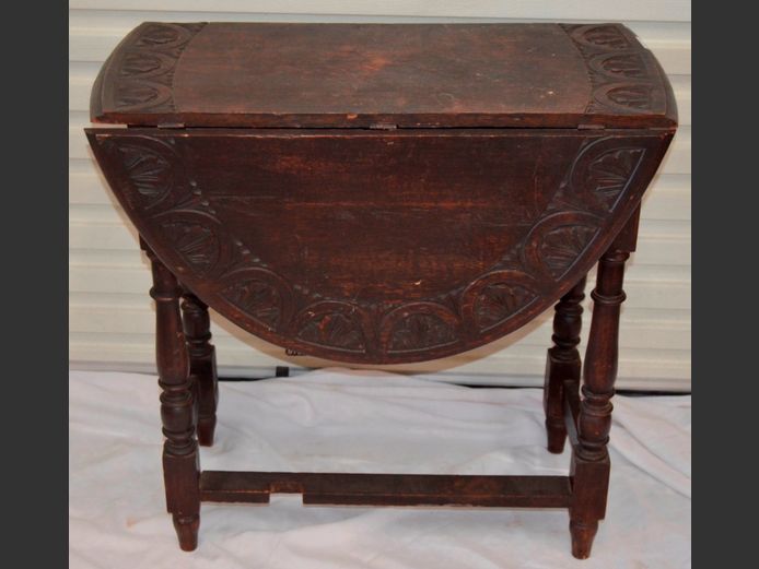 ANTIQUE OAK DROPLEAF TABLE, 77 x 70 x 73cm [1 leaf needed restoration]