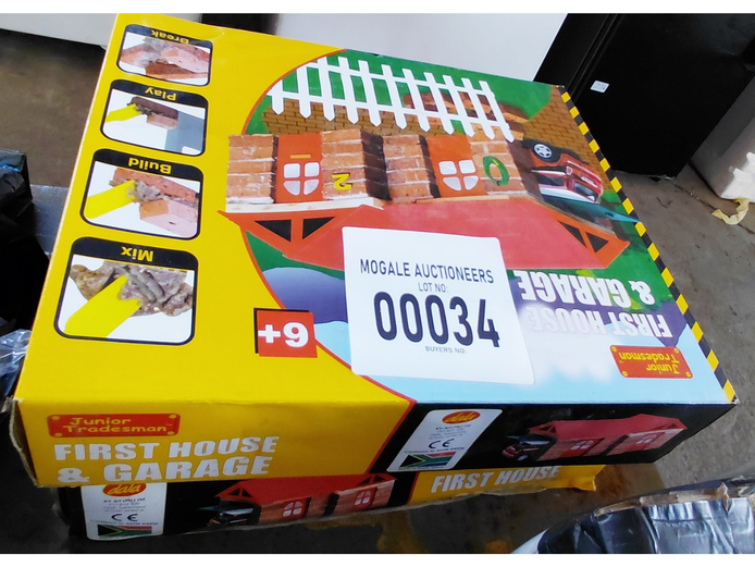 LOT OF 2 JUNIOR TRADESMAN FIRST HOUSE & GARAGE 