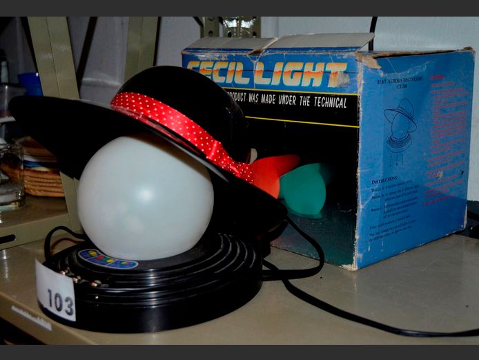 "CECIL LIGHT" HAT SHAPED LAMP [Untested]
