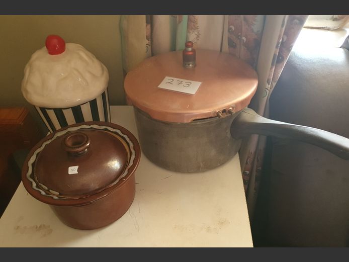 LOT: STEAM POT & COOKIE JARS WITH LIDS