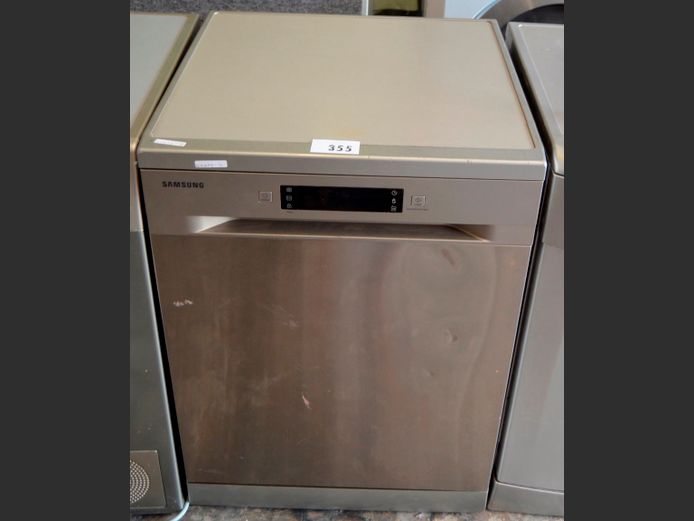 SAMSUNG SILVER DISHWASHER [Switches on, Untested further, dented]