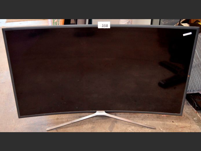 SAMSUNG 49" CURVE TV [Untested] ### LICENCE PLEASE ### [Switches on, screen cracked]