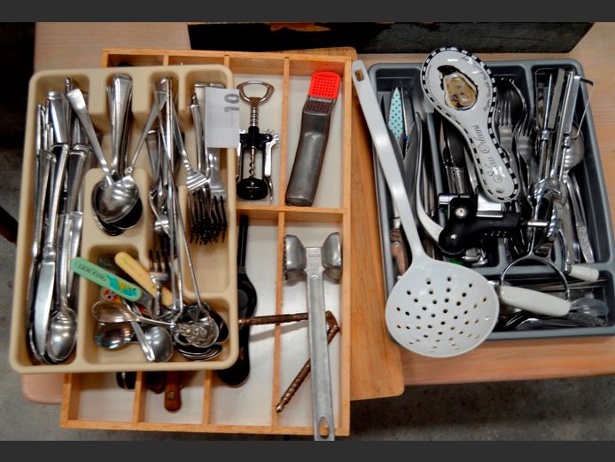 CUTLERY, KITCHEN UTENSILS, CHOPPING BOARD, etc