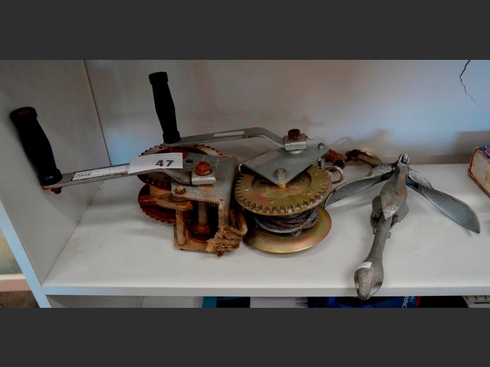 LOT: 2 x BOAT WINCHES & AN ANCHOR