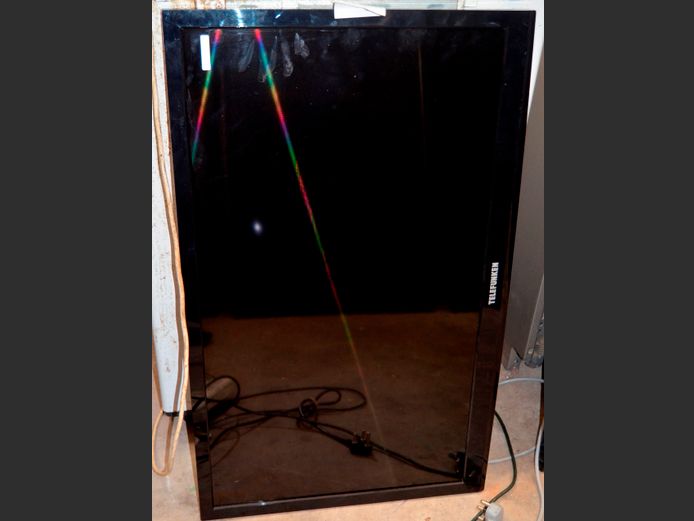 TELEFUNKEN 37" L.E.D. TV [Switches on, untested further] ### LICENCE PLEASE ###