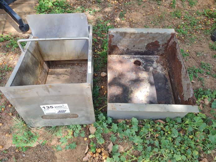 2 X OIL TRAPS