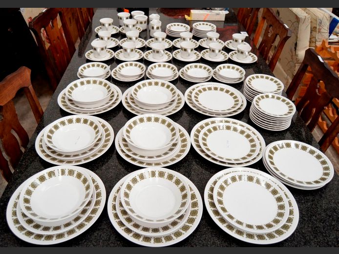 NORITAKE PROGRESSION 99-PIECE PART DINNER SERVICE