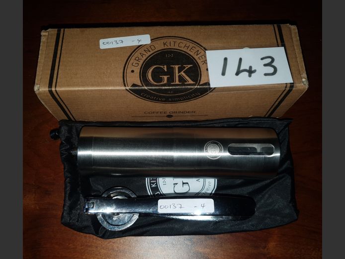LOT: GRAND KITCHEN STAINLESS STEEL COFFEE GRINDER & GARLIC PRESS