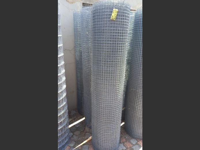 1.8m high galvanised mesh 25mmx25mm hole 1.6mm thick combined length 45m