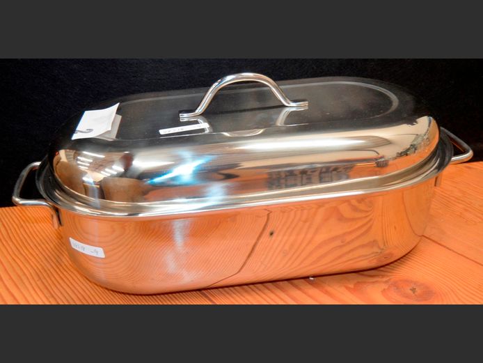 STAINLESS STEEL SERVING DISH WITH LID, 42 x 23 x 16cm