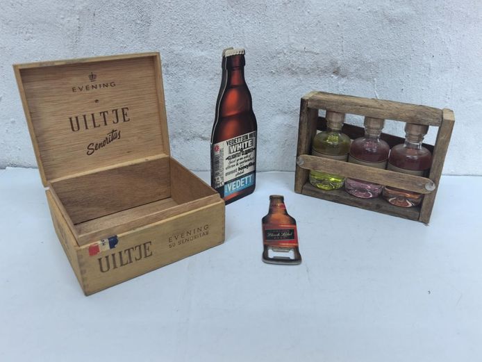 Vintage Barware, Tobacciana Box, and Breweriana Collectibles Lot
