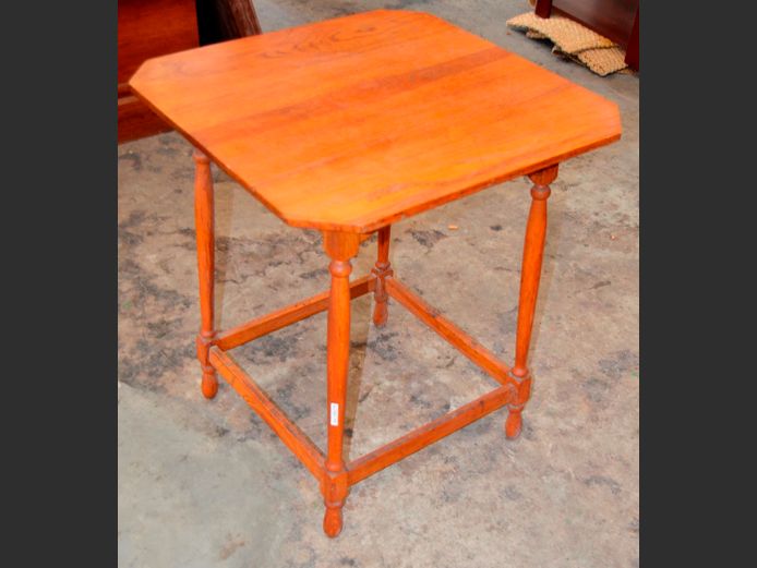 OAK OCCASIONAL TABLE, 61 x 60 x 71cm