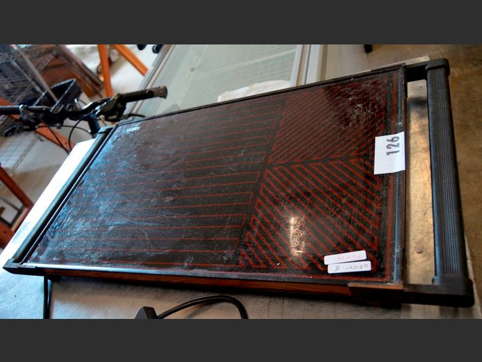 SALTON hottray, 76 x 39cm [Switches on, untested further]