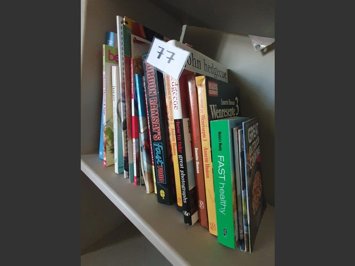 LOT: RECIPE BOOKS