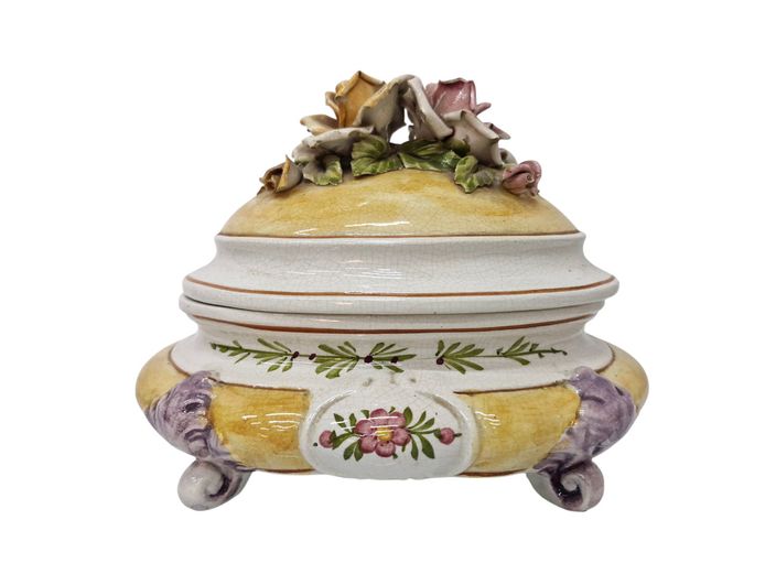 Vintage Italian Capodimonte Ceramic Lidded Box