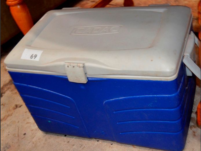 CADAC COOLER BOX, 57 x 33 x 37cm