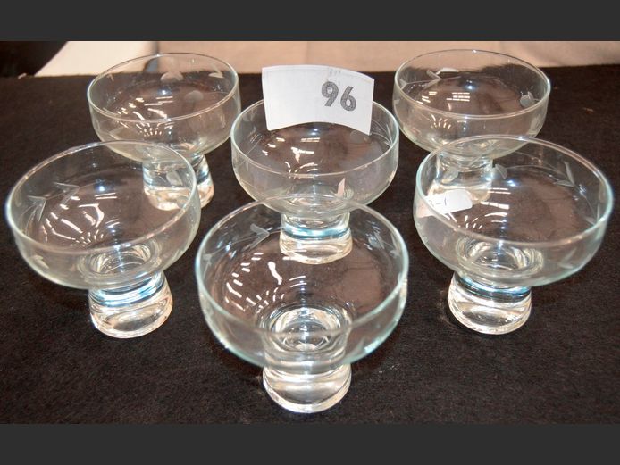 SET OF 6 VINTAGE EMBOSSED GLASS DESSERT BOWLS