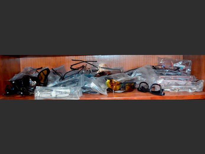 LOT: SUNGLASSES, SPECTACLES, etc