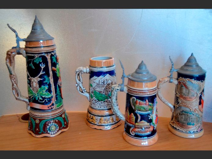 COLLECTION OF 4 GERMAN BEER STEINS [Lid needed to 1]