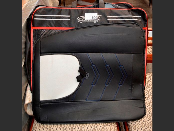 LOT: CAR SEAT COVERS