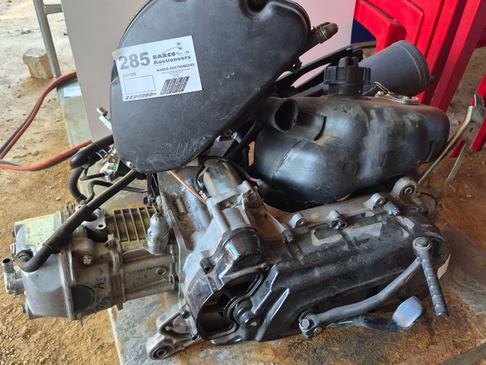 SUZUKI MOTORCYCLE ENGINE